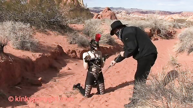 KINKY PONYGIRL - Valley of Fire