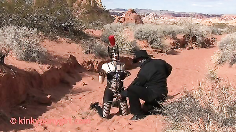 KINKY PONYGIRL - Valley of Fire