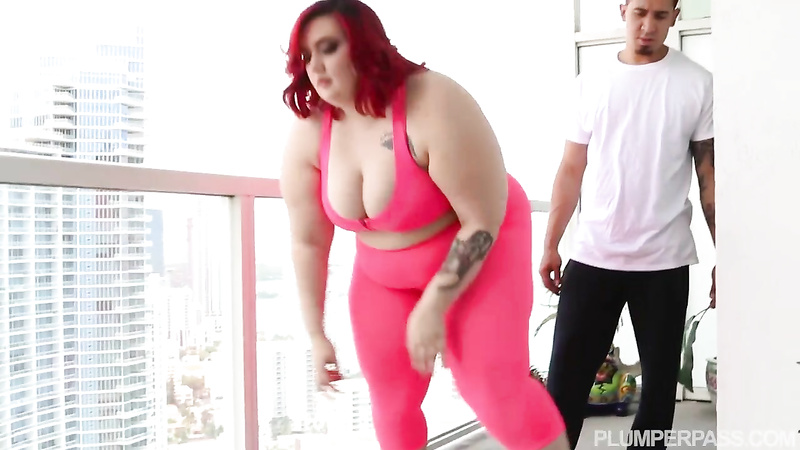 PLUMPERPASS - Curvy Quinn - Stretched Out