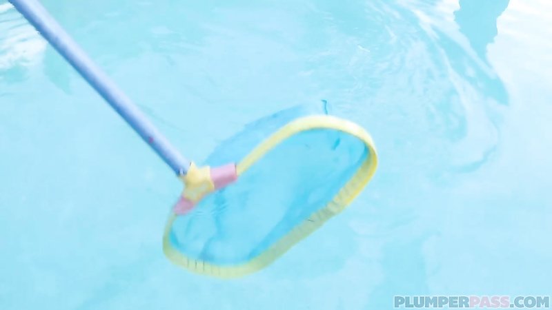 PLUMPERPASS - Kimberleigh - Pool Boy Cleaning