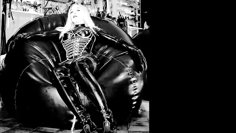 TheEnglishMansion - Tour Of The Mistresss Boot Room