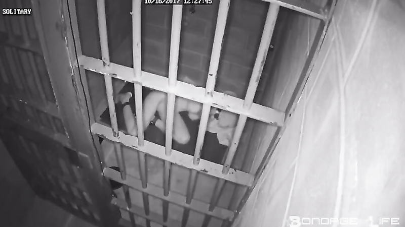 Bondage Life	48 hour jail cell challenge comm