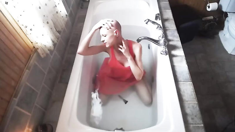 BondageLife	Rachel Greyhound - Bath (Pretty Edition)