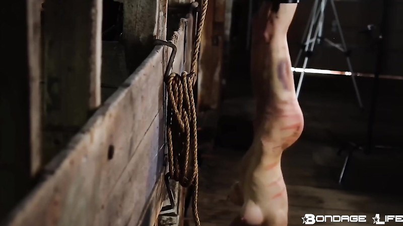BondageLife	Rachel Greyhound - BrutalMaster Inverted Whipping