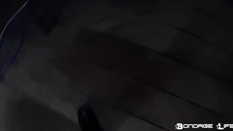 BondageLife	Rachel Greyhound - BrutalMaster Inverted Whipping