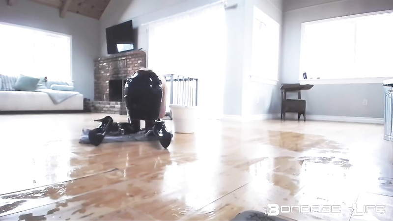 BondageLife	Rachel Greyhound - Latex Floor Wash