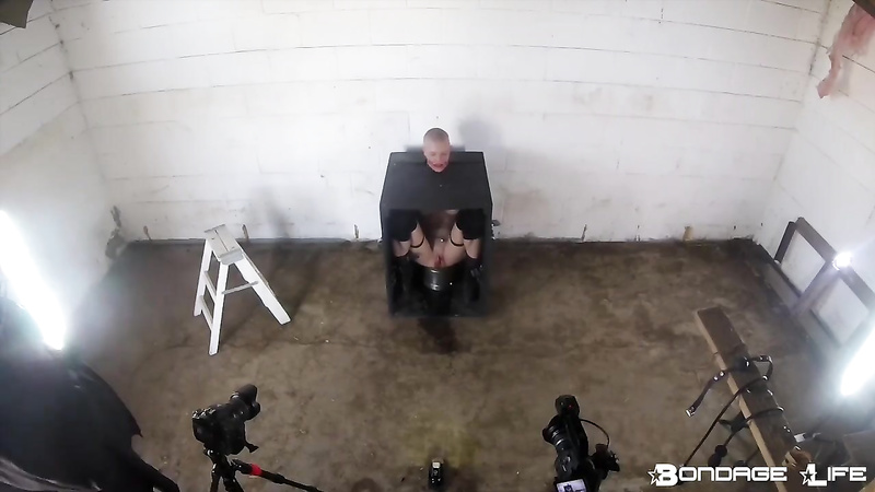 BondageLife 	Rachel Greyhound, BrutalMaster - Greyhound In The Humiliation Box