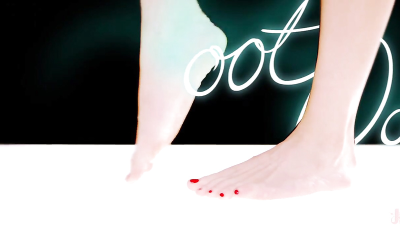 Foot Worship	Gia DiMarco, Mia Li (Mia Li is Gia Dimarco's Hot Lesbian Foot Toy)
