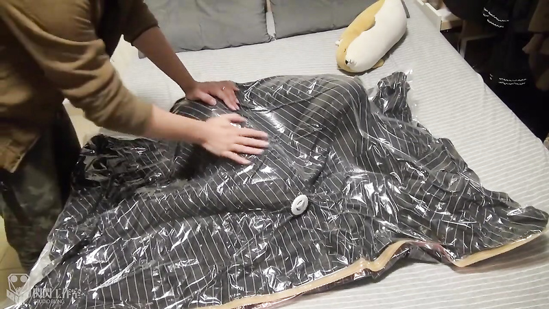 Studio Bling	Breathless_022 Three Time Vacuum bag Kigurumi+Bedquilt+Mummification