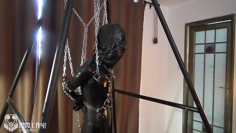 Studio Bling	Latex 006 Bunny latex suspension breathplay