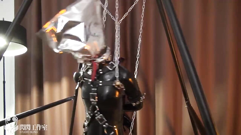 Studio Bling	Latex 006 Bunny latex suspension breathplay