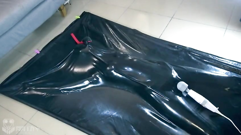 Studio Bling	Latex_008 Miao's Vacuum bed First experience