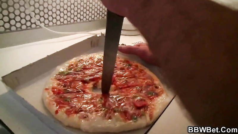 BBWBet - Pizza With A Special Topping
