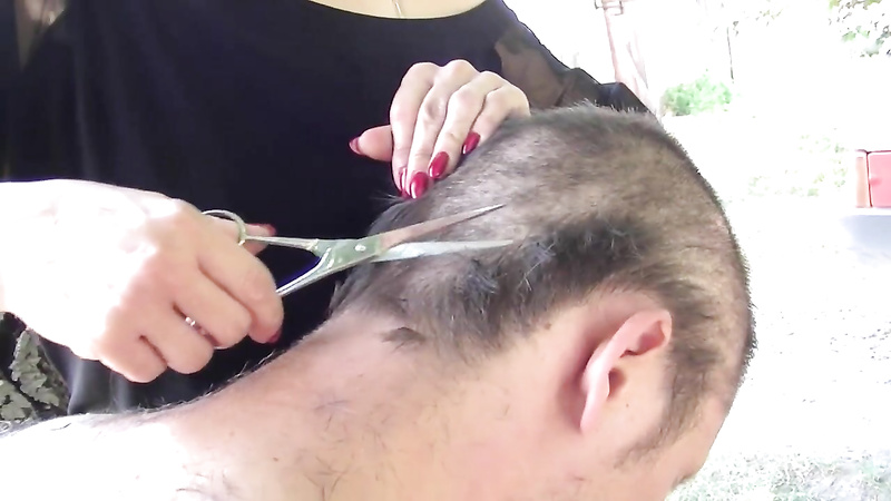 Lady-Jenny	Full Head Shaving