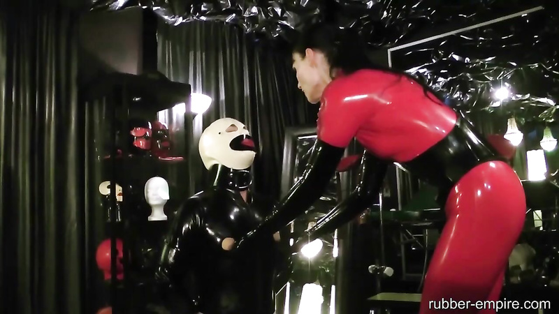 Rubber-Empire - Cheyenne de Muriell - Bad News for Rubber Object 36