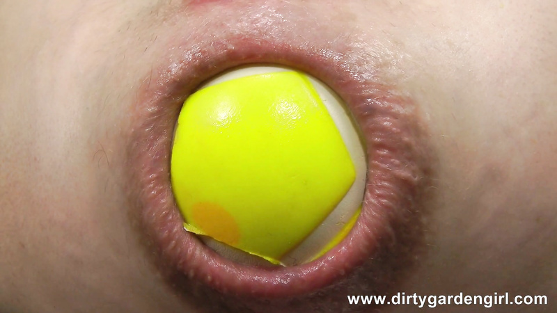 Dirtygardengirl	2013-08-28 - Dirtygardengirl 5 balls at once in ass & more -
