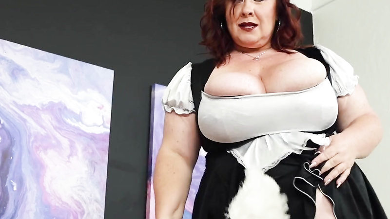 PLUMPERPASS - Lady Lynn - Play with the Maid