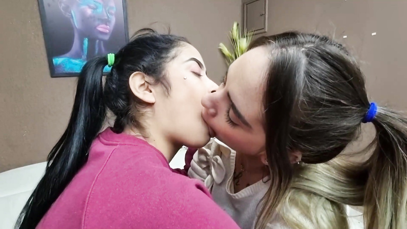 Lollita’s Kissing Game