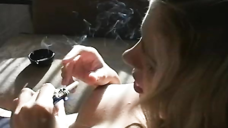 Smoking Pussy Play