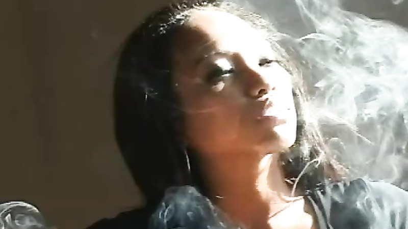 Sexy Loni Gets Herself Off While Smoking