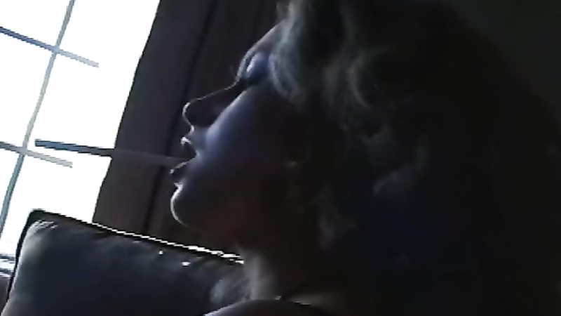 Stunning Smoker Christie Shows Off Her Cigarette Holder