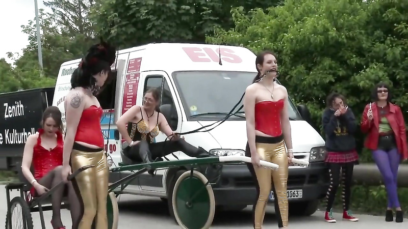 Circus sands Pony race at Boundcon 12