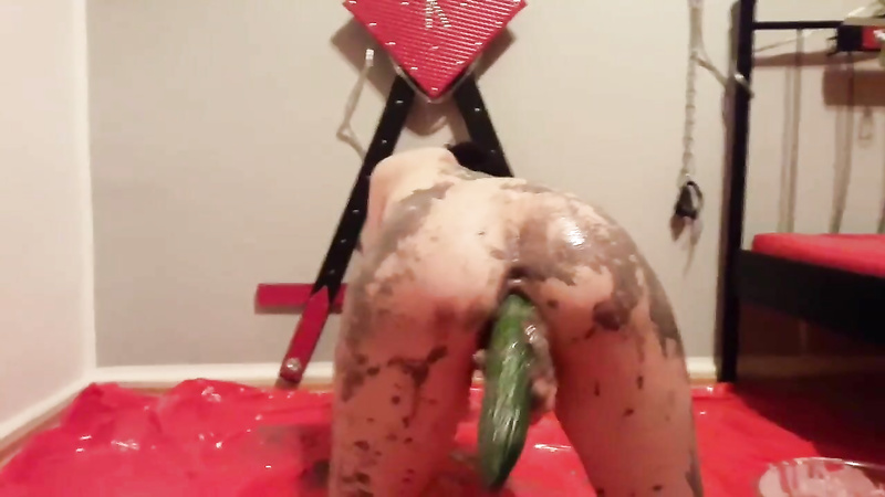 Dirty Slut Lucy Messy Mud Play and Cucumber Fuck