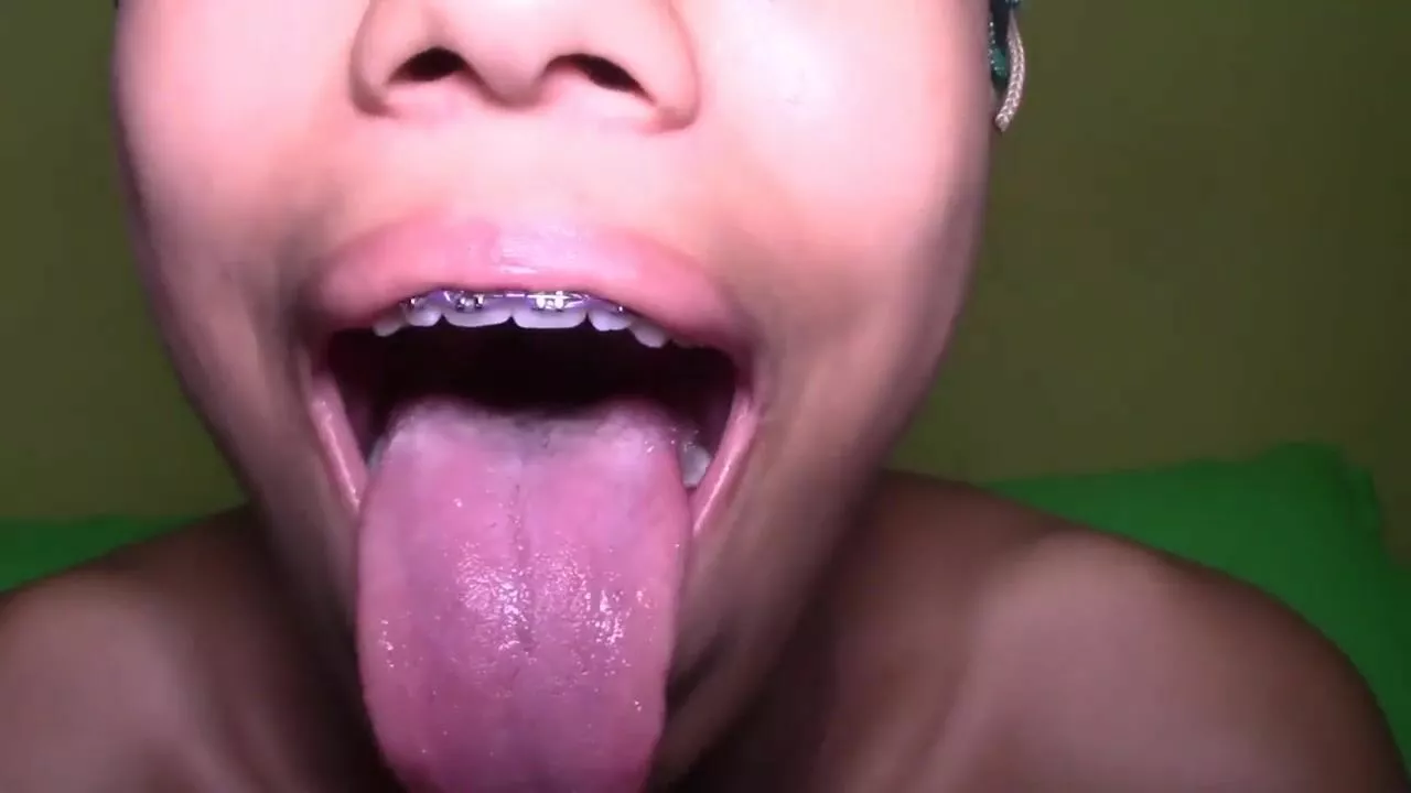 Venezuelan Blowjob Queens Paola 1 HeavyFetish