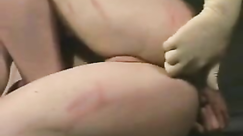 INSEX - Piglet's Debut (Live Feed From December 9, 2001) (Piglet)