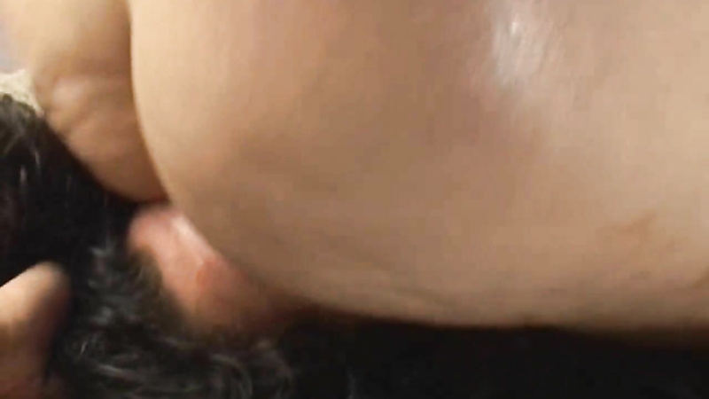 Big White Butt Facesitting Masturbation