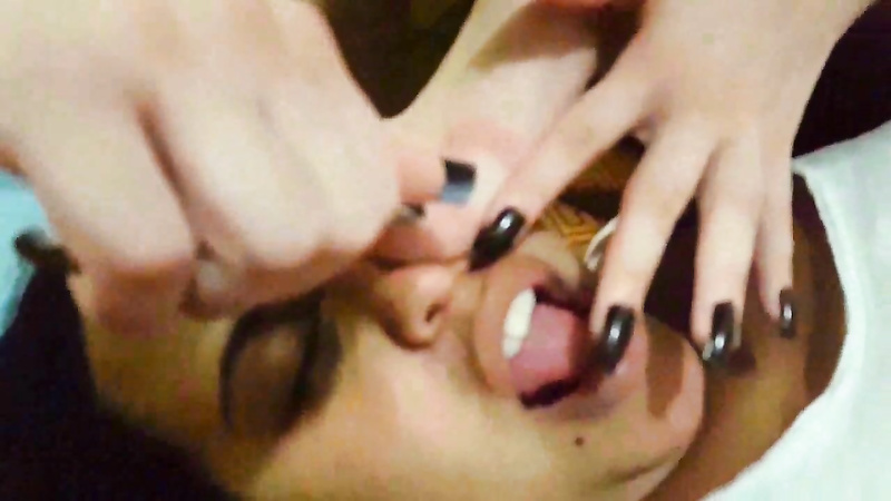 Slave Girl Eating Pandora´s Pedicure