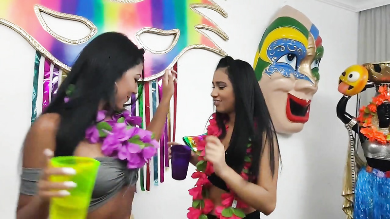Brazilian Carnaval Hot Kises