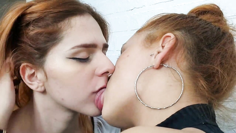 Hot Kisses Super Sweet Tongue : Cilebe Castro and Talia