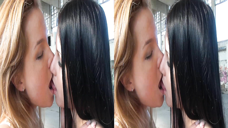 3D Kissing Girls - Hard Kisses 22min without stop