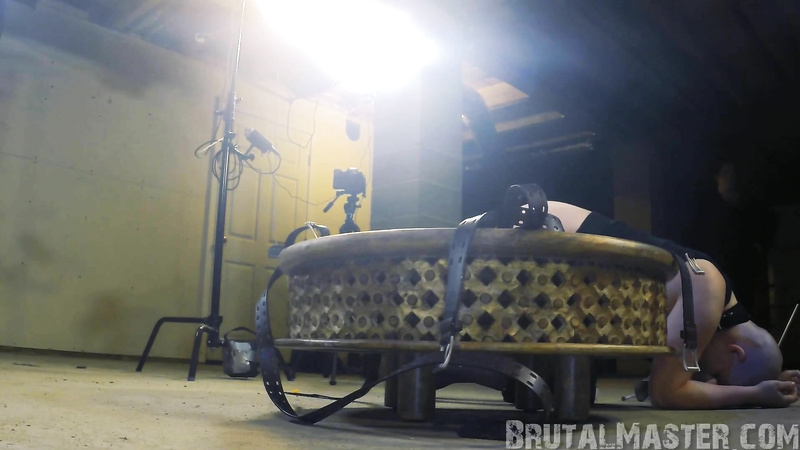 BRUTAL MASTER Missy RTH5 Moroccan Torture Table