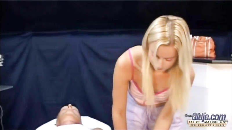 Anti-Wrinkle Massage with Cindy Dollar, Doug