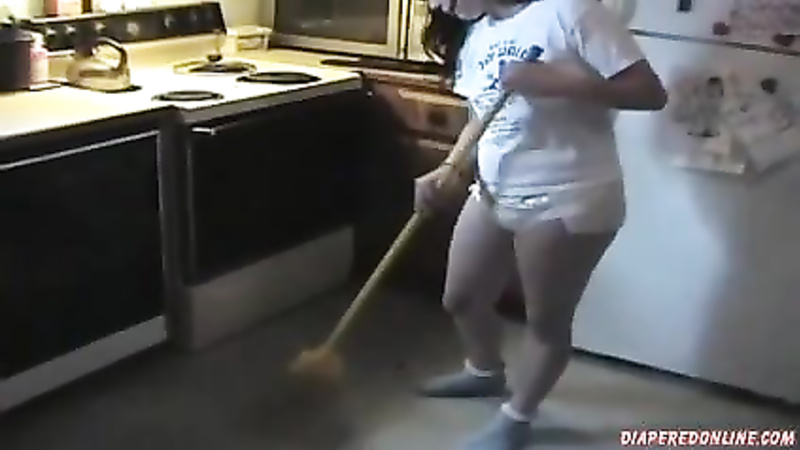 Reyja: Diapered Chores