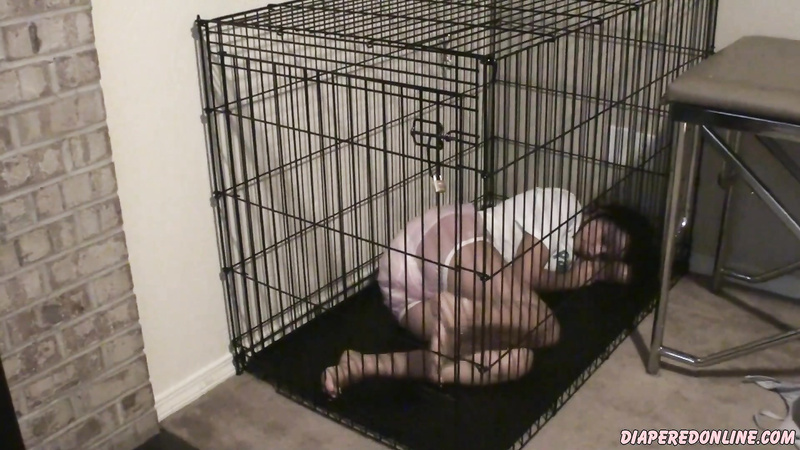 Nikki: Plugged and Caged