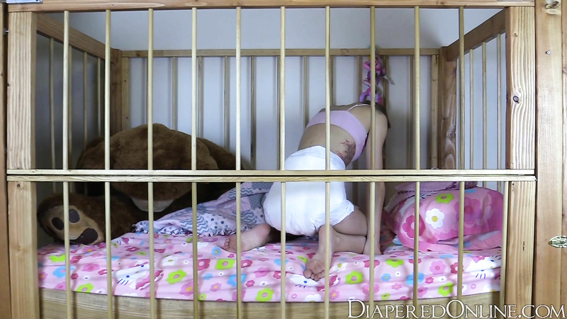 Pookie: Unassisted Messing in Crib
