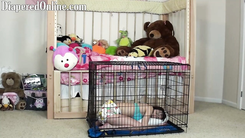 Mia: Unassisted Mess in Cage