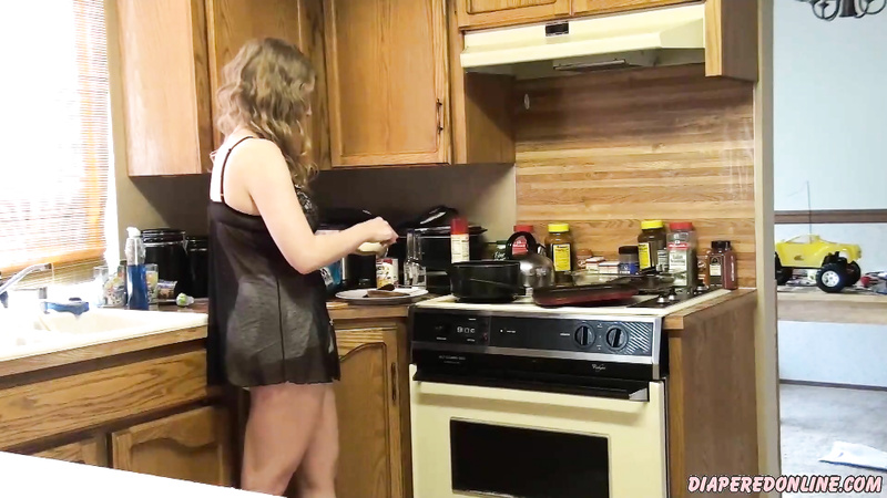 Amber: Cooking Lunch