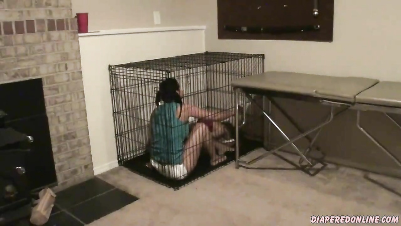 Amber & Nikki: In Cage