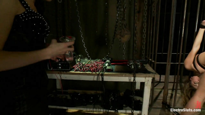 ELECTRO SLUTS - An Electrosluts Reality Film
