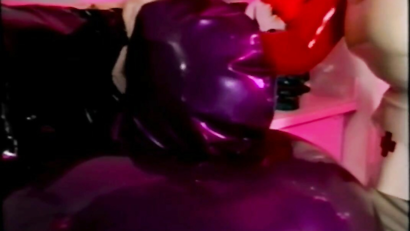 Gwen Media Amanda Wildefyre´S Rubber Slaves - Rubber Ponies 2