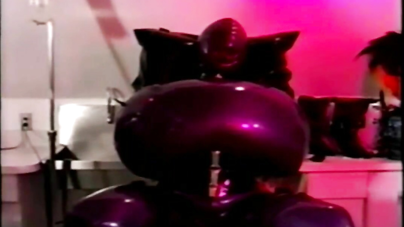 Gwen Media Amanda Wildefyre´S Rubber Slaves - Rubber Ponies 2