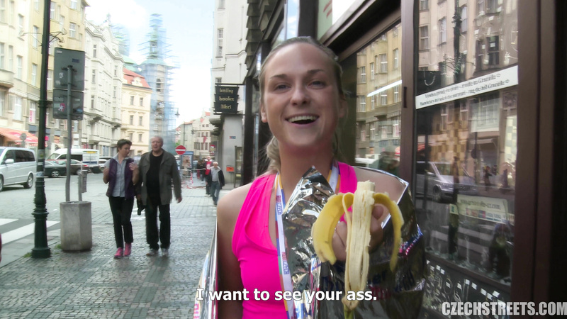 Prague marathon girl