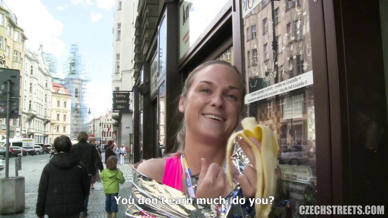 Prague marathon girl