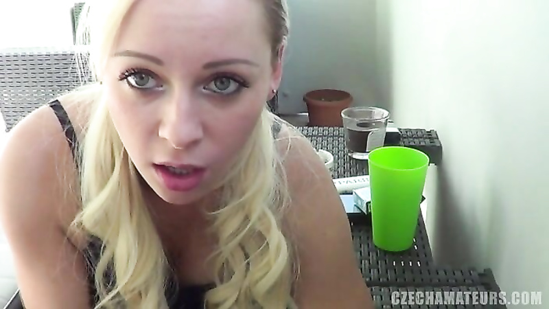 Blonde loves to swallow