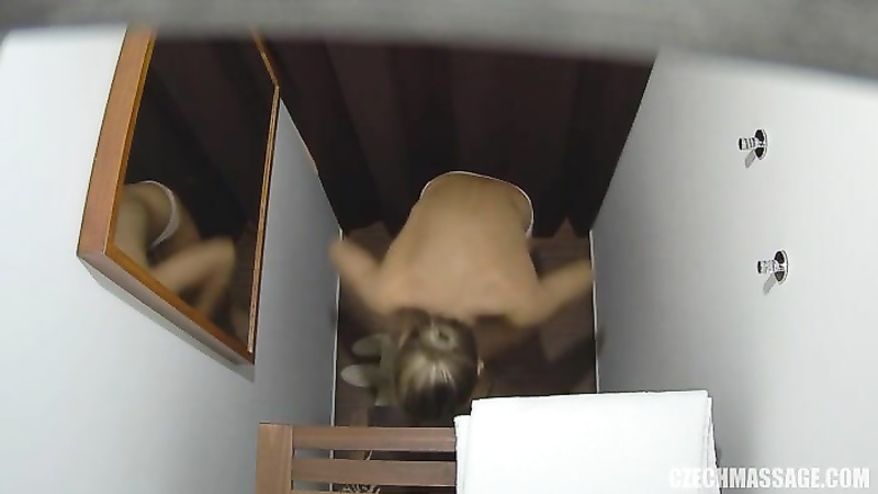Veronika Fasterova gets an erotic massage