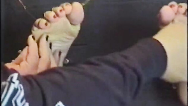 Lily‘s Feet Tickled